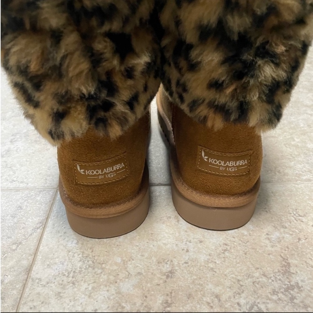 NWOT Koolaburra by UGG Dezi short cheeta sherpa lining boots. Size 6. - Picture 3 of 5